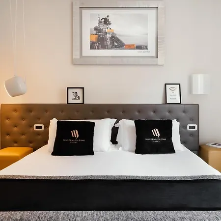 Aparthotel Montenapoleone Milan